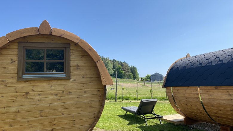 Schlaffass von hinten mit Terasse, &copy; Andreas Artner