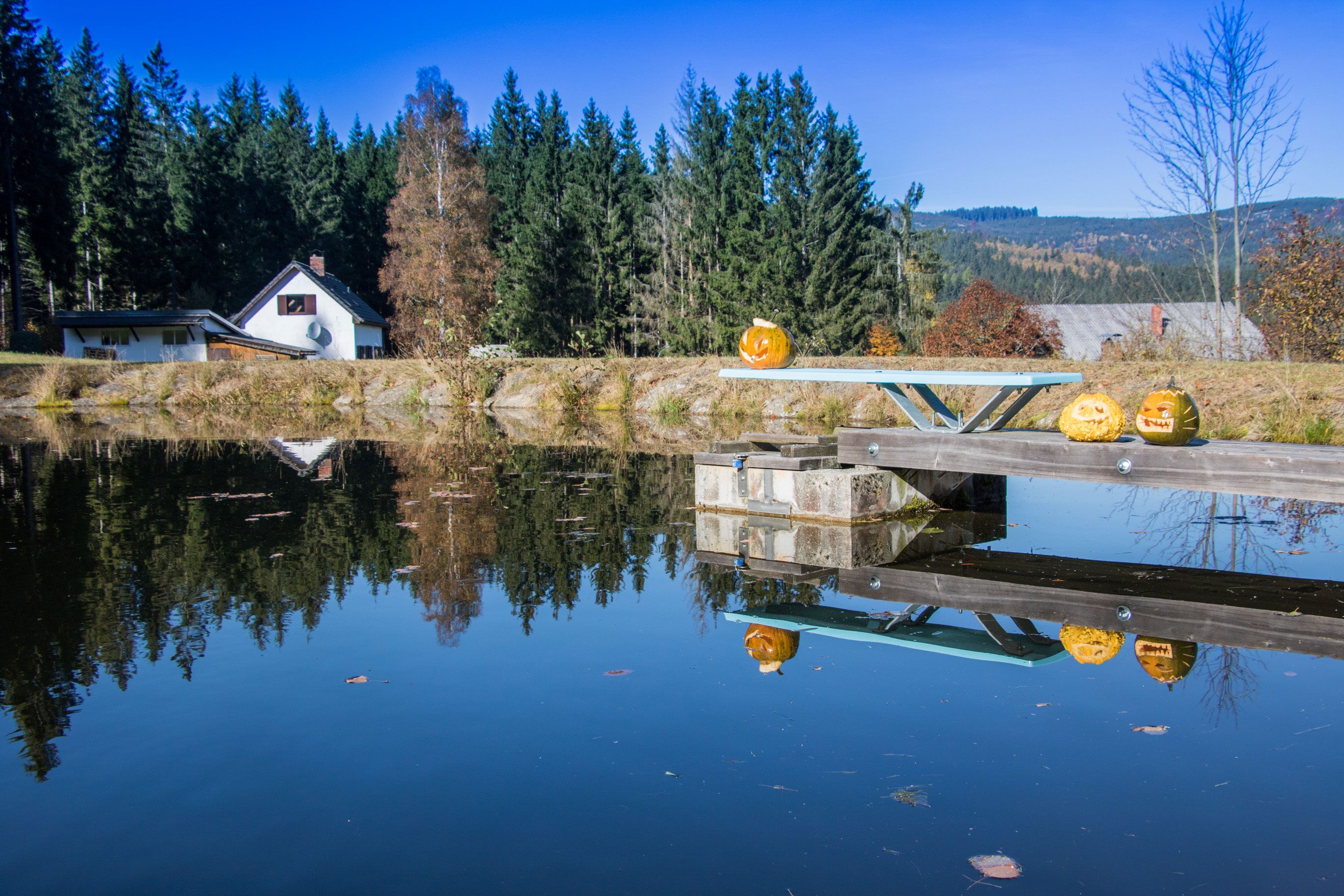 Hausansicht Herbst