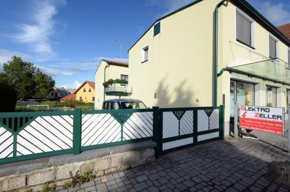 Haus von au&szlig;en, &copy; Regina Petric