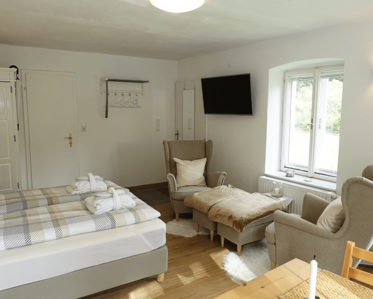 Gemütliche Sofas in der Grünen Wiese Gäste-Minibungalow