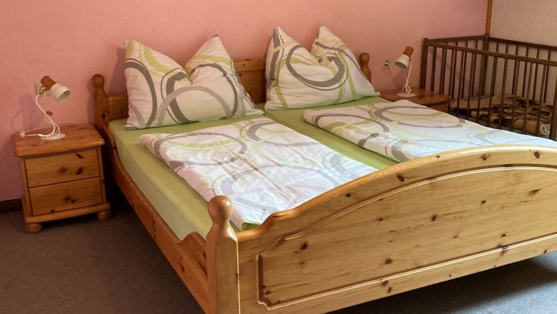 Schlafzimmer einer Wohnung, &copy; Rosina Steinbrunner