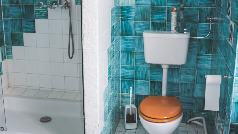 Dusche und WC, &copy; Philip Baumgartner