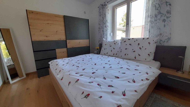 Schlafzimmer 2, &copy; Ferienhaus Angel, Fotograf Heidi Angel