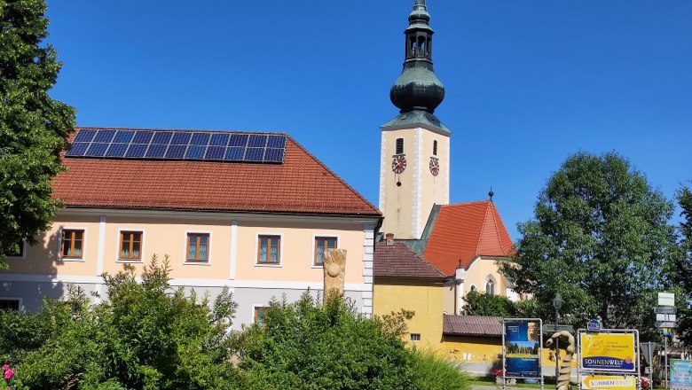 Gro&szlig;sch&ouml;nau Kirchenplatz, &copy; TDW Gro&szlig;sch&ouml;nau