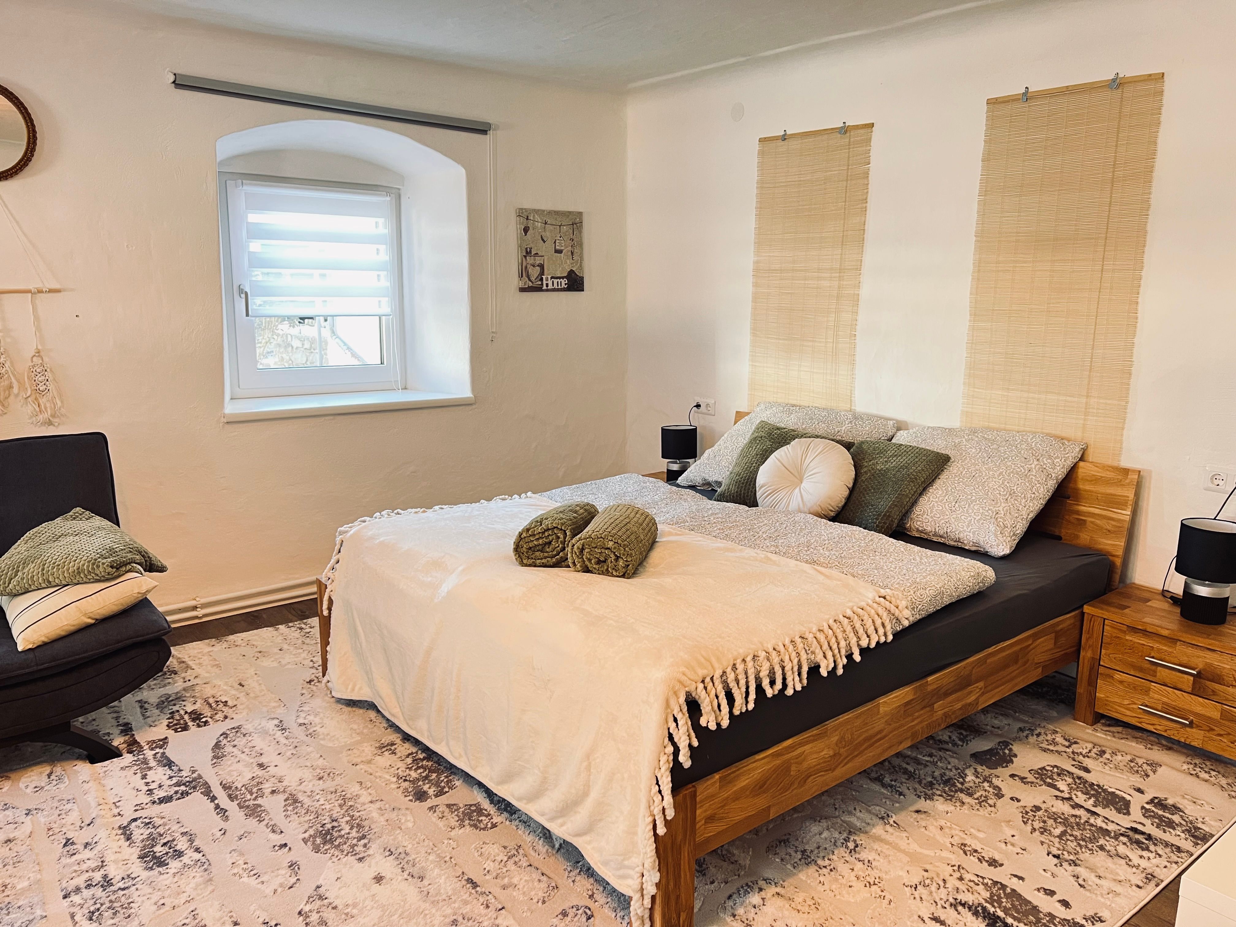 Schlafzimmer 1