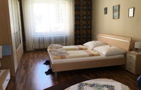 Schlafzimmer, &copy; Aloisia Brandner